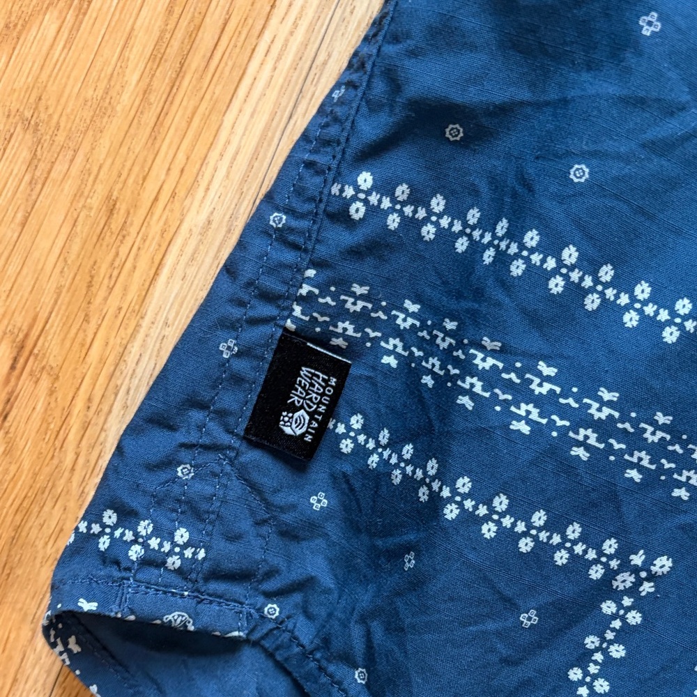 Mountain Hardwear Navy Patterned Button Down Shirt - image 5